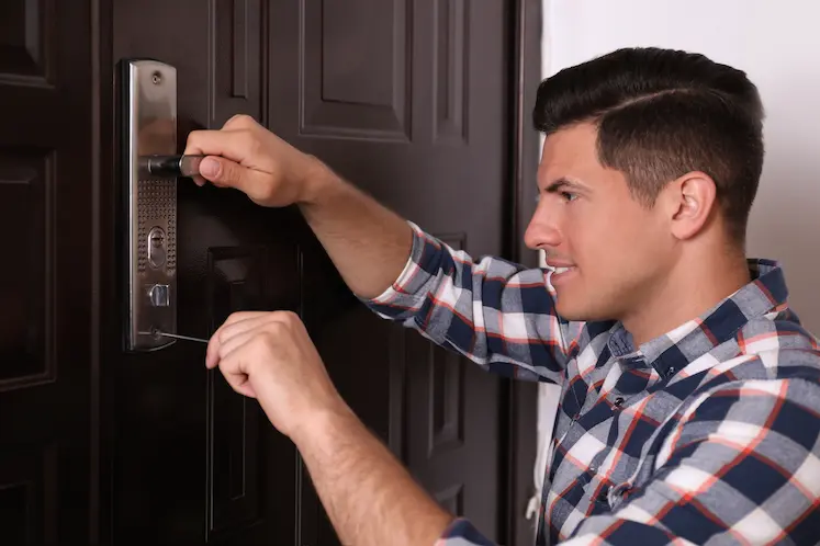 Local emergency locksmith on call-out in Coventry