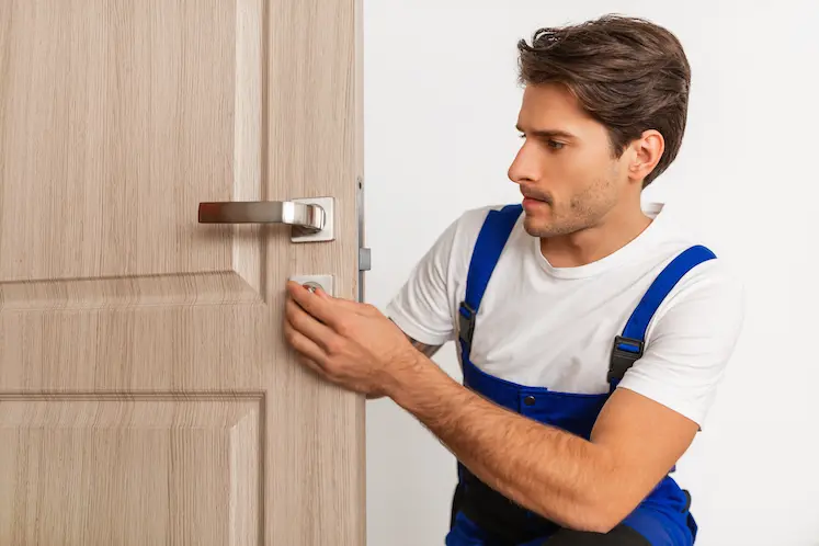 Local emergency locksmith on call-out in Dudley