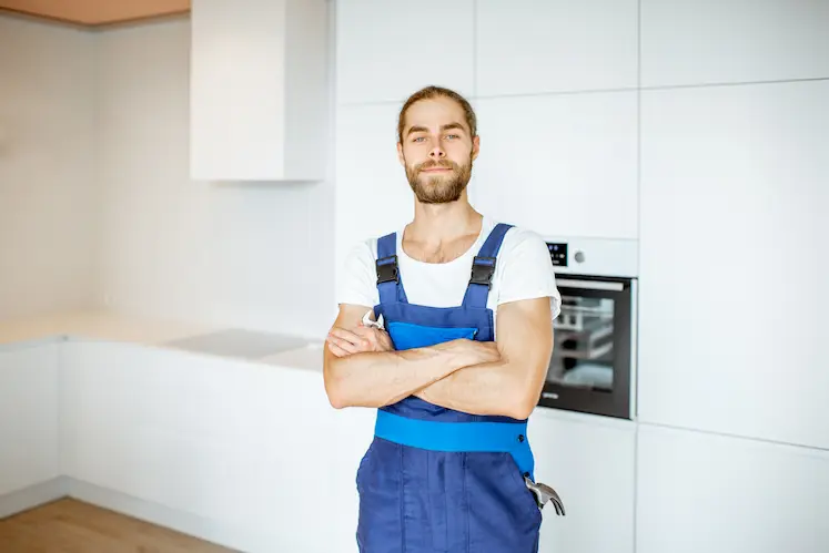 Local tradesperson visiting a property in Torquay
