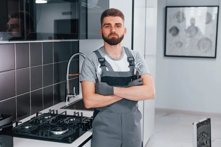 Local tradesperson visiting a property in Oxford